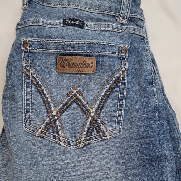 Wranglers womans jeans - Picture 2 of 5